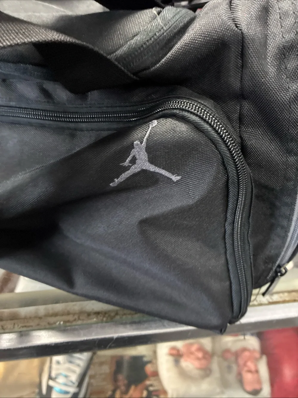 Nike Duffle Gym Bag ( 17”x11”x10”) Black E2-759 Pre Owned Used